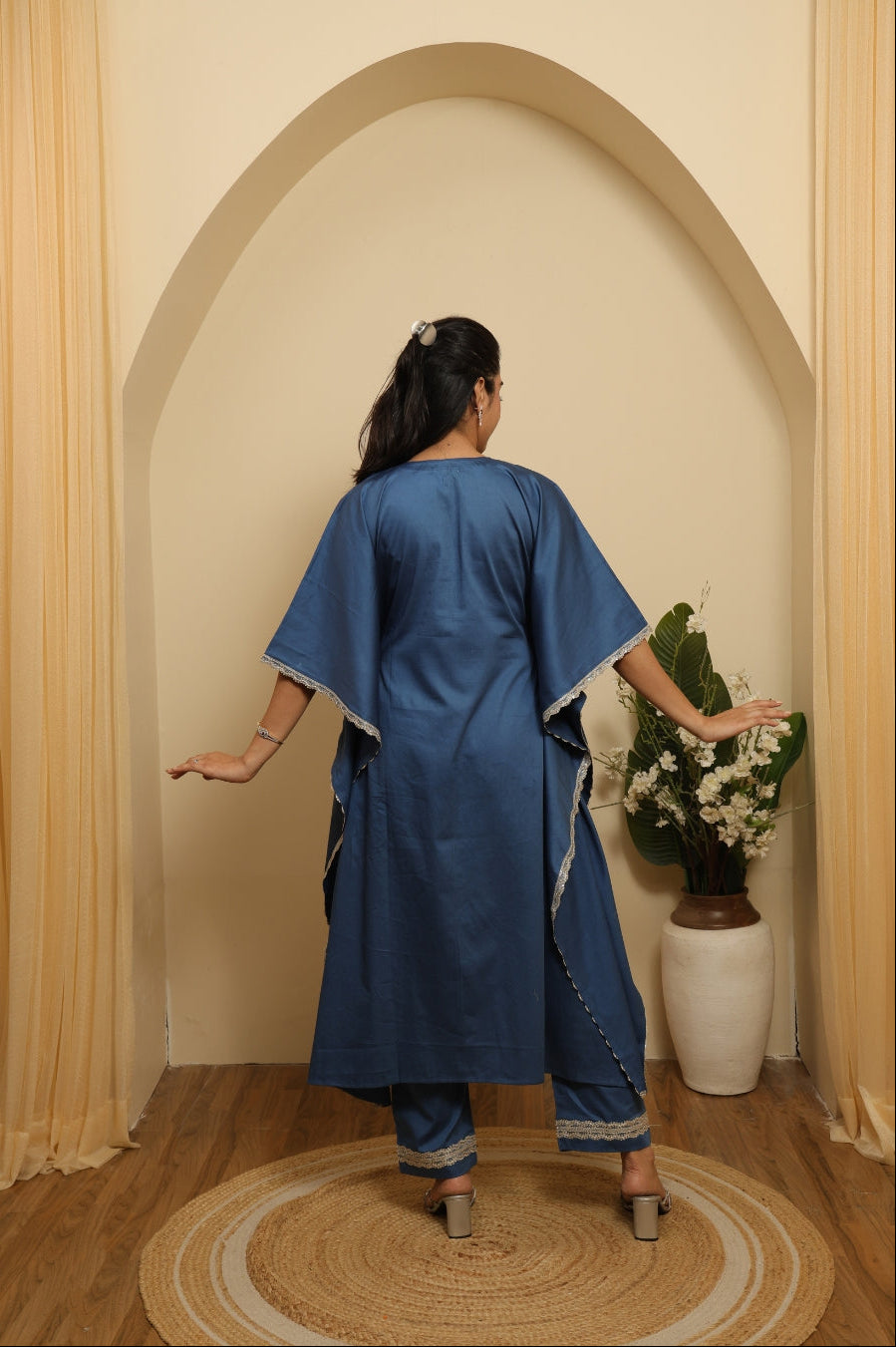 Taarini Kaftan Set