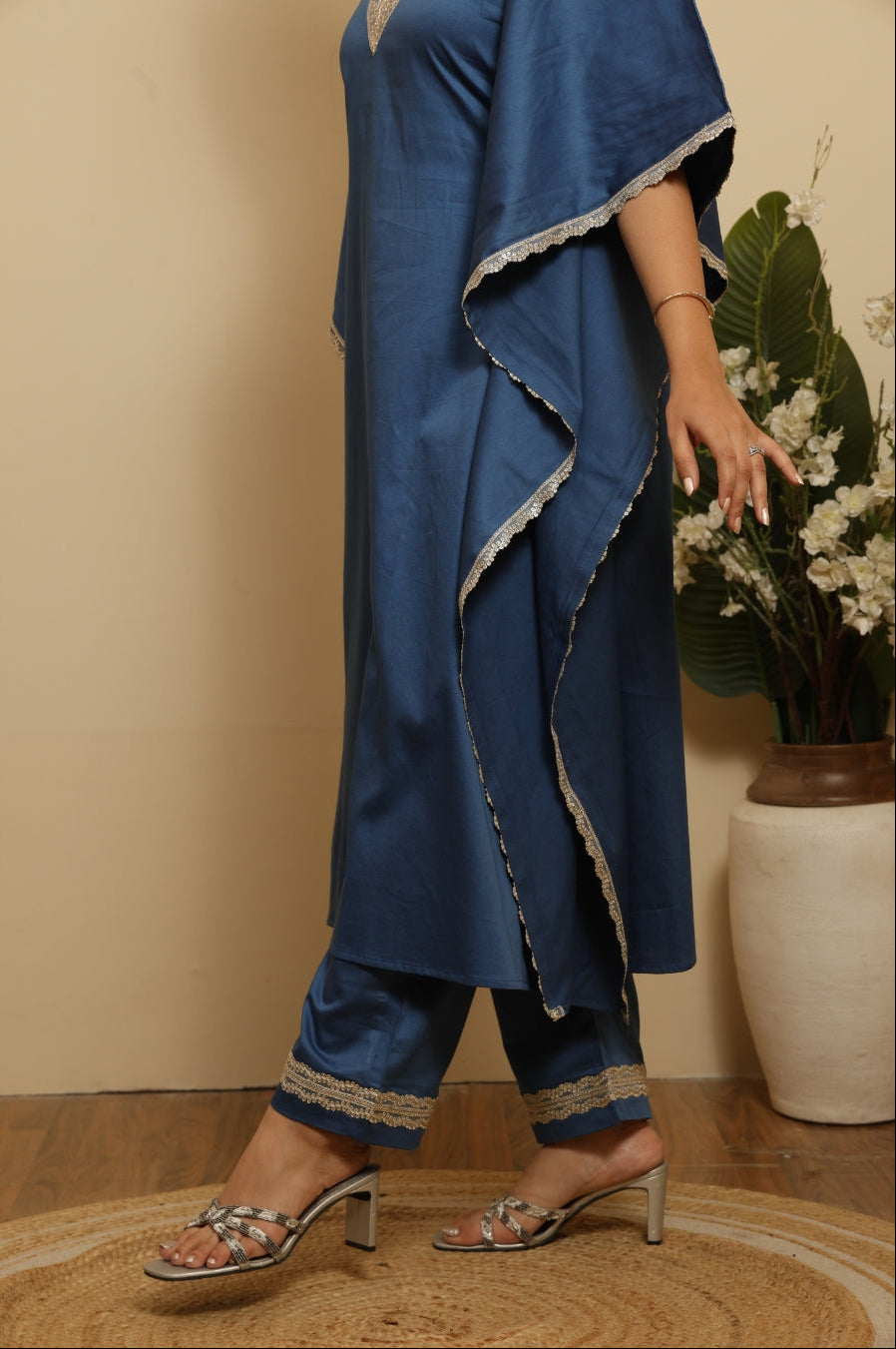 Taarini Kaftan Set