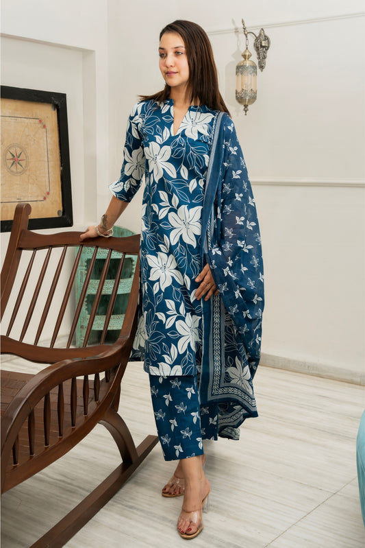 Nilaya Phool Kurta Set