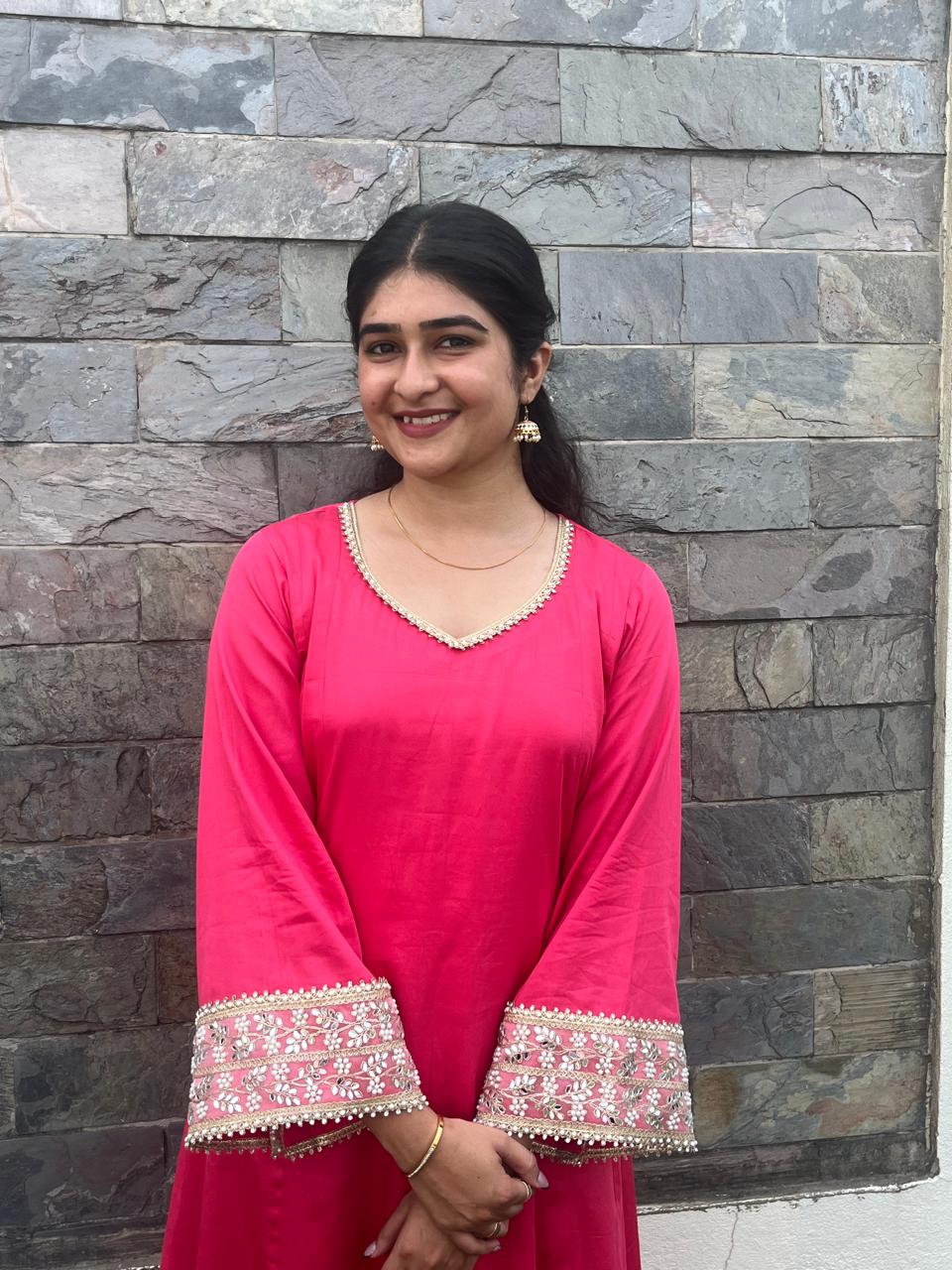 Suhani Gulabi Anarkali set